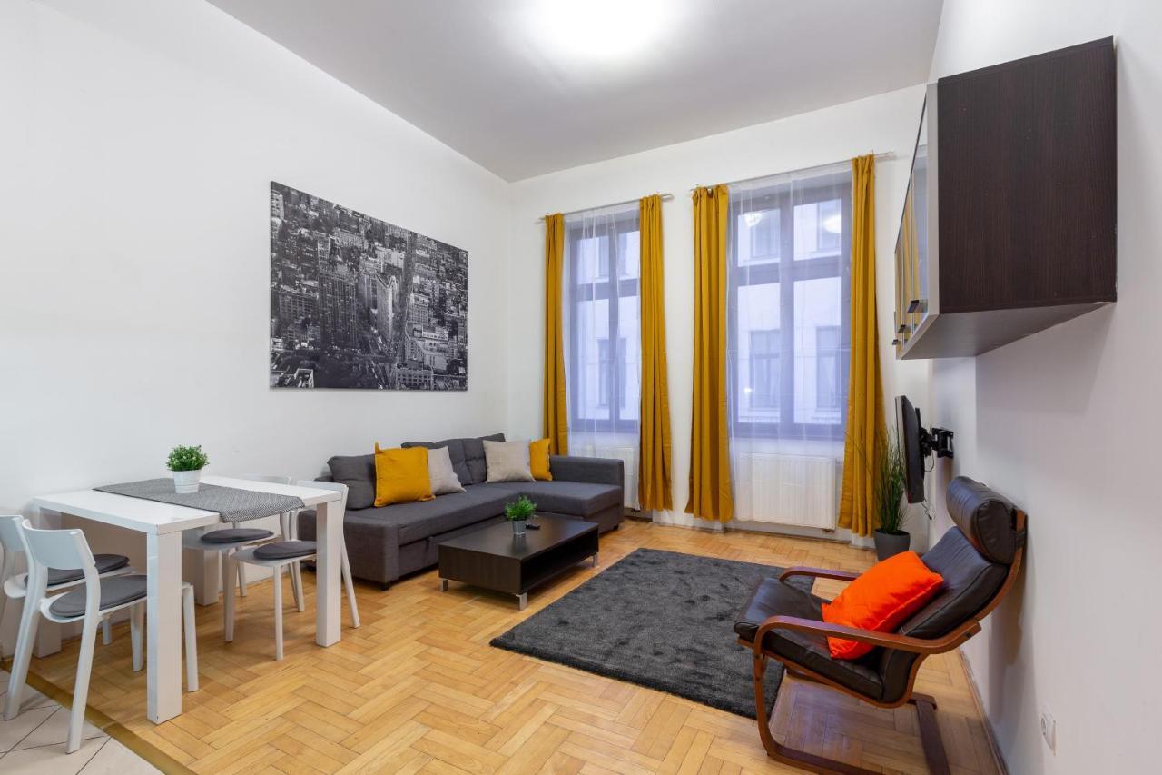 Dowtown Home In The Gozsdu Garden Budapeste Exterior foto