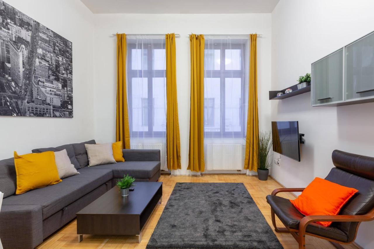 Dowtown Home In The Gozsdu Garden Budapeste Exterior foto